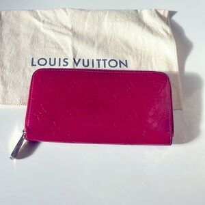 Louis Vuitton red zippy Vernis wallet
